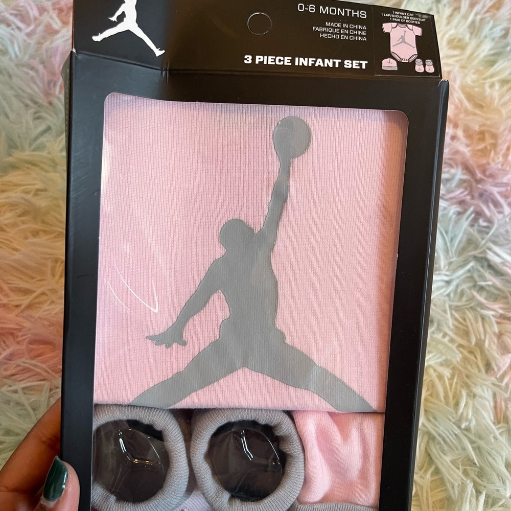 ✨Brand new✨ Jordan onesie set